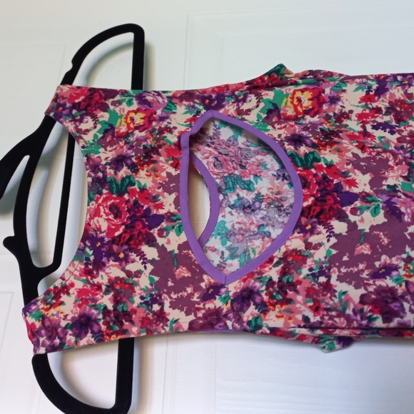 Purple Floral Dress with Back Cut Out XS - Picture 5 of 6